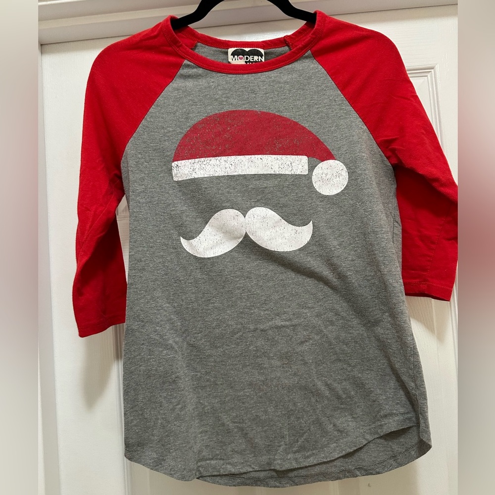🩷 Modern Lux Santa Baseball Style Shirt- Medium